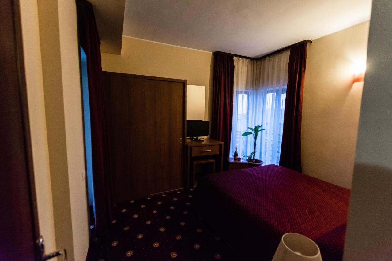 Hotel Ferdinand コンスタンツァ エクステリア 写真